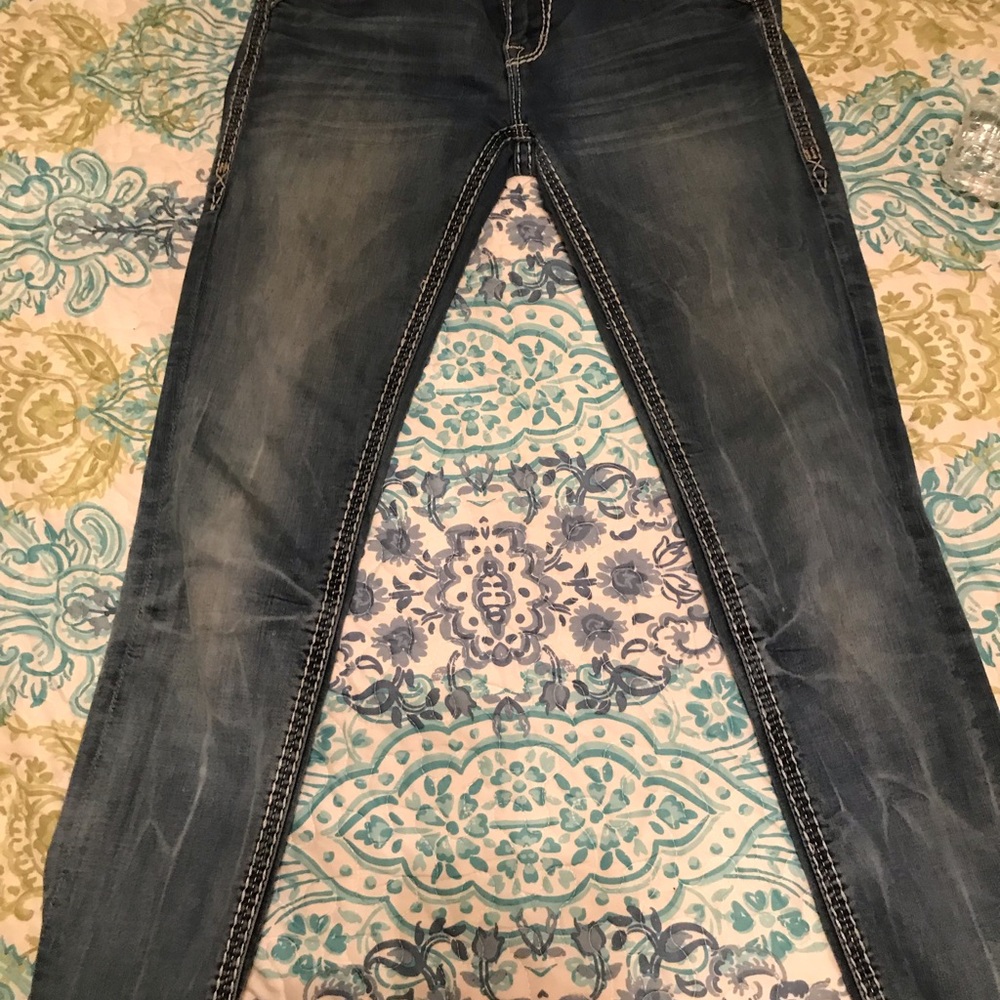 Rock revival skinny jeans. - Picture 3 of 5